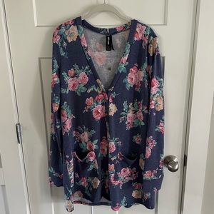 NWOT Agnes & Dora Floral Boyfriend Cardigan Size Large
